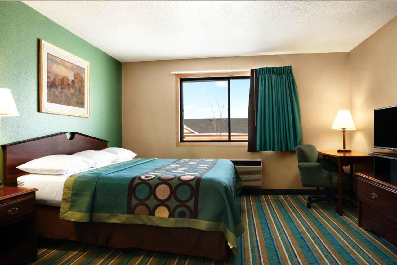 Coratel Inn & Suites By Jasper New Richmond Εξωτερικό φωτογραφία